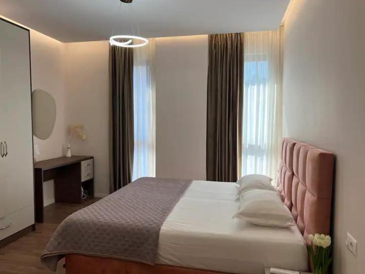 Lindi' 2 5 Tirana